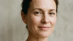 8 dettagli importanti nell'aspetto di una donna che rivelano immediatamente la sua età